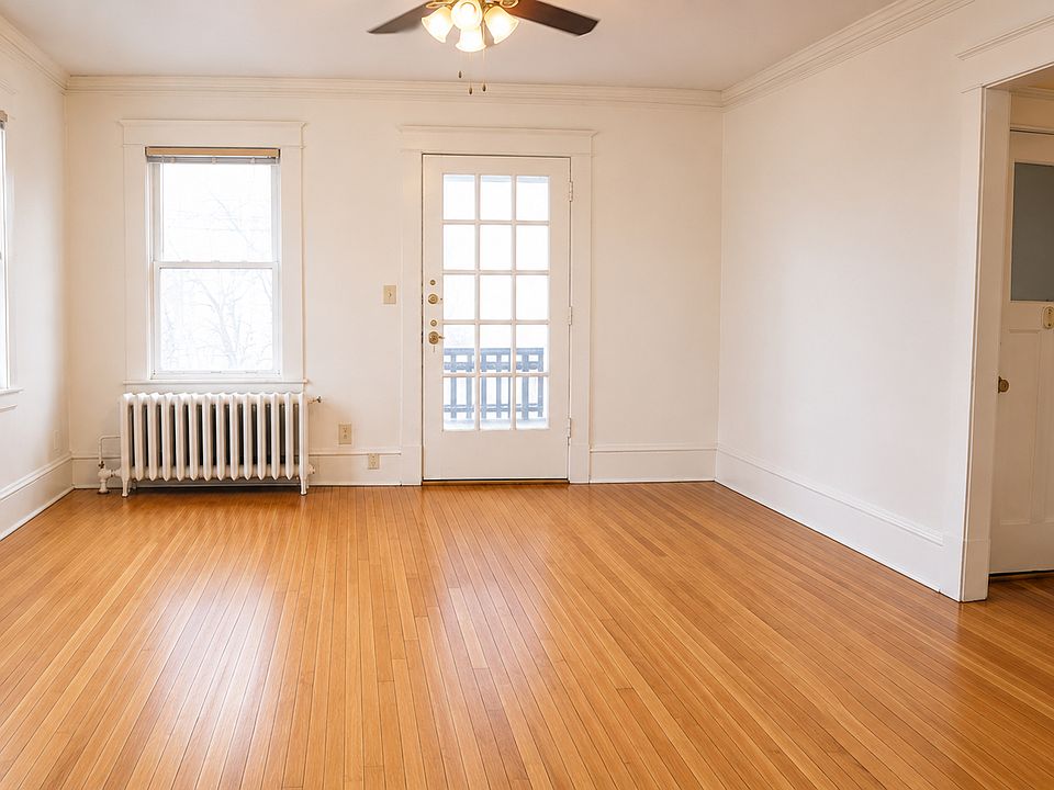 1st image of 73 Oxford St N #9efcd6ac4