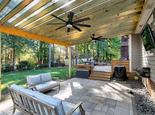 511 Holtz Ln, Cary, NC 27511