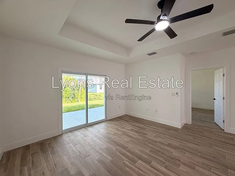 2210 Armour Rd — Photo 18