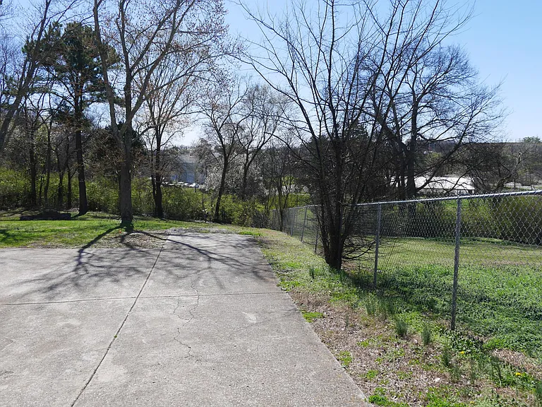 919 Allen Rd — Photo 13