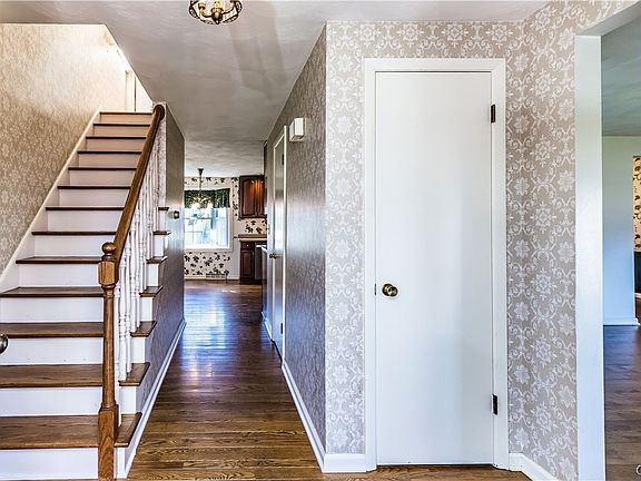 2nd image of 5837 Marlow Dr