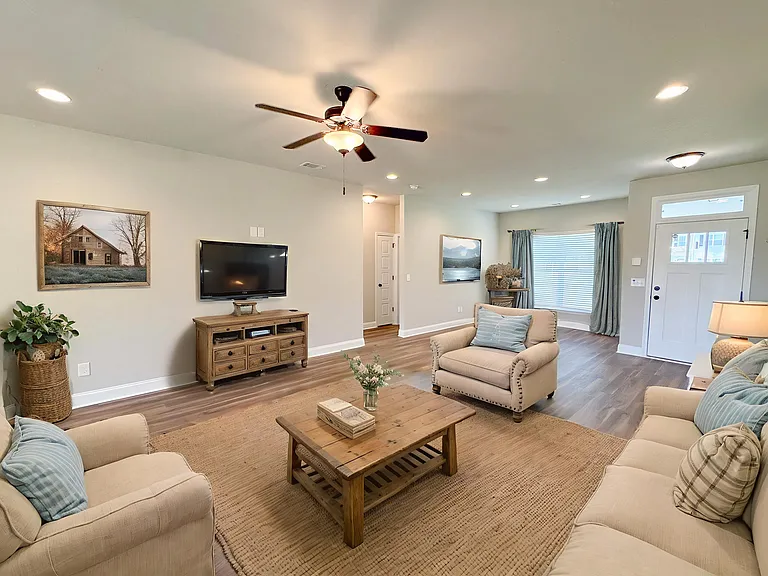 101 Rutledge Ln — Photo 3