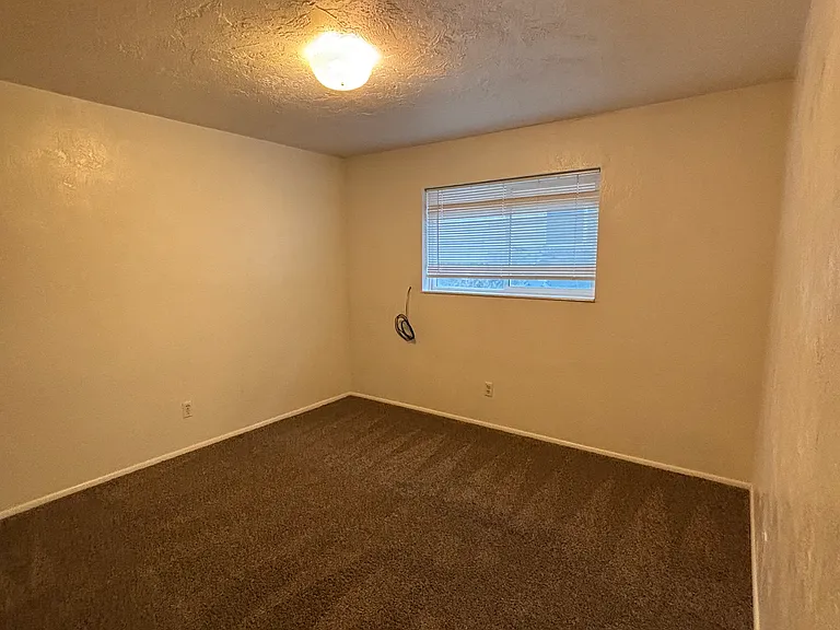 615 Hansen Ave #4 — Photo 9