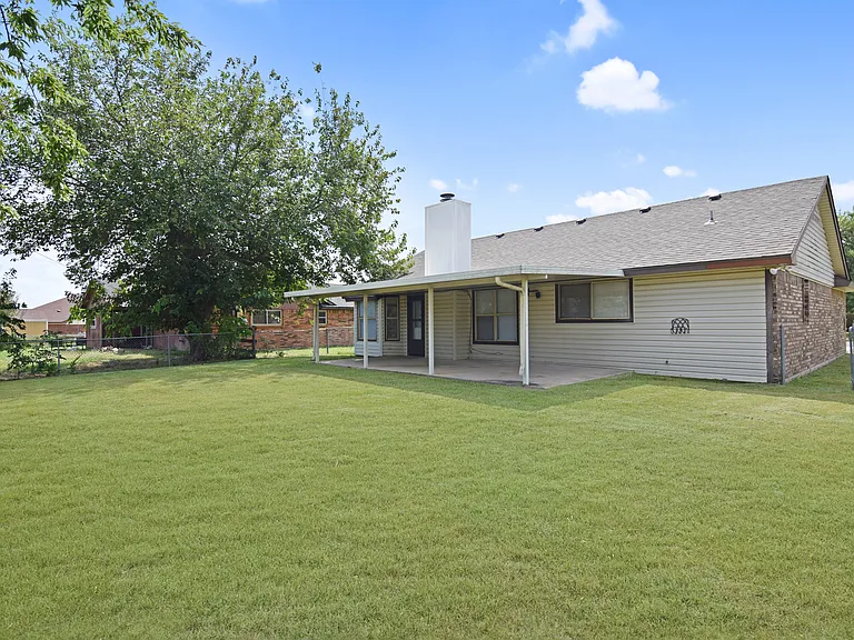2502 Savage Dr — Photo 20