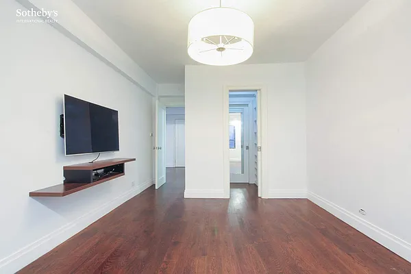 Rented by Sotheby's International Realty | media 4