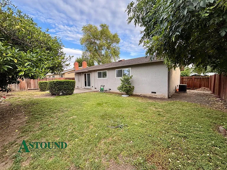 2627 Prestwick Ave — Photo 21