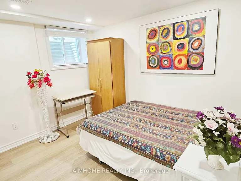 28 Castle Harbour Ln W #BASEMENT — Photo 10