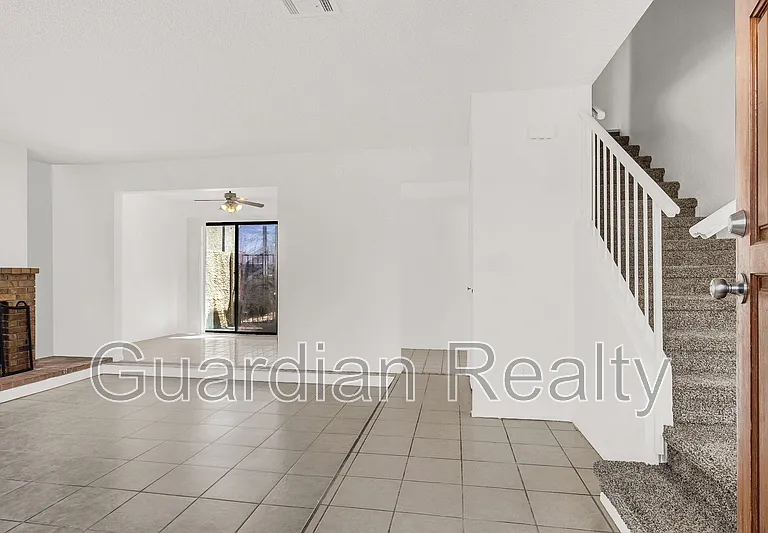 2639 Jacyra Ave — Photo 6