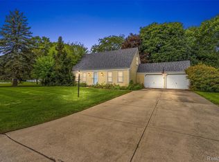 3121 Kings Brook Dr, Flushing, MI 48433