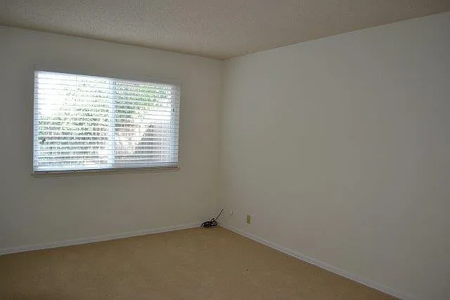 537 Scripps Dr — Photo 5