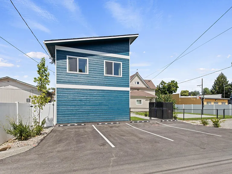 1911 W Boone Ave #1 — Photo 33