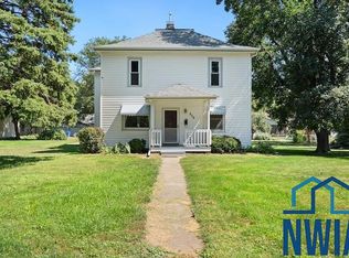 202 S Harvard St, Vermillion, SD 57069