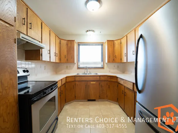 320 52nd Ave W #3, Claresholm, AB T0L 0T0