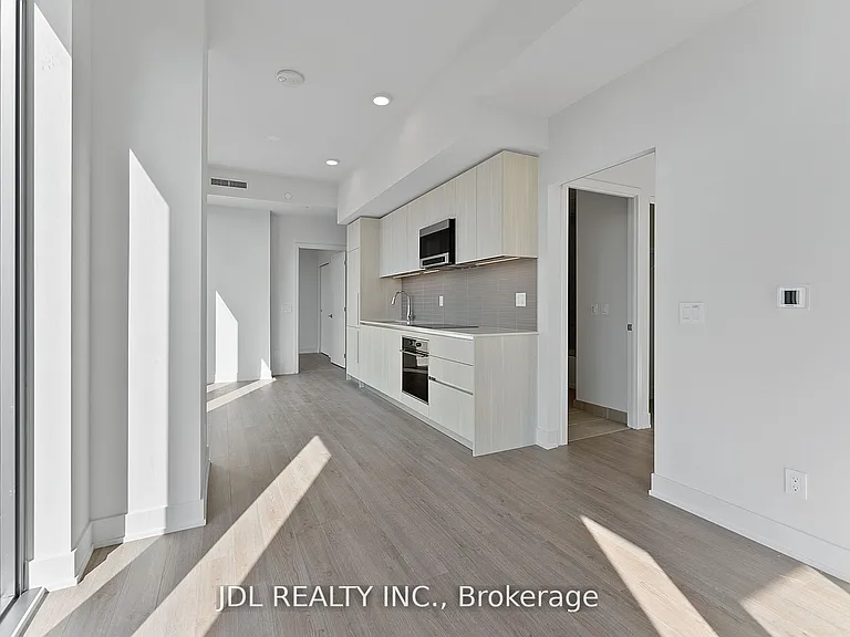 8 Cumberland St #2103 — Photo 13