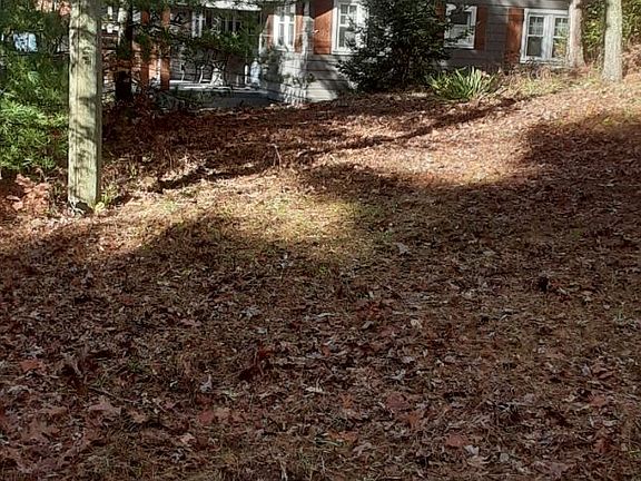 5th image of 21946 Macarthur Ln