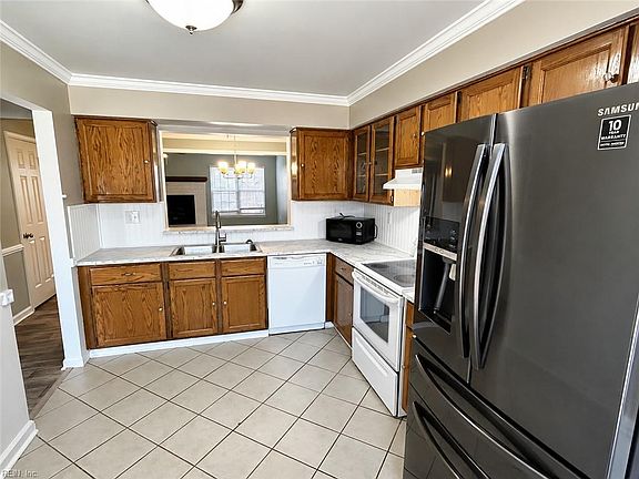 5th image of 314 Sussex Ct