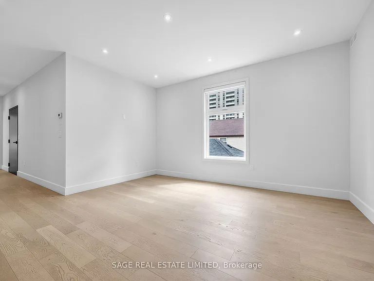 909 Castlefield Ave #2 — Photo 26