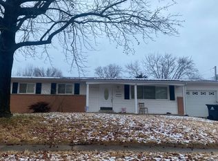 2375 Palm Dr, Florissant, MO 63031