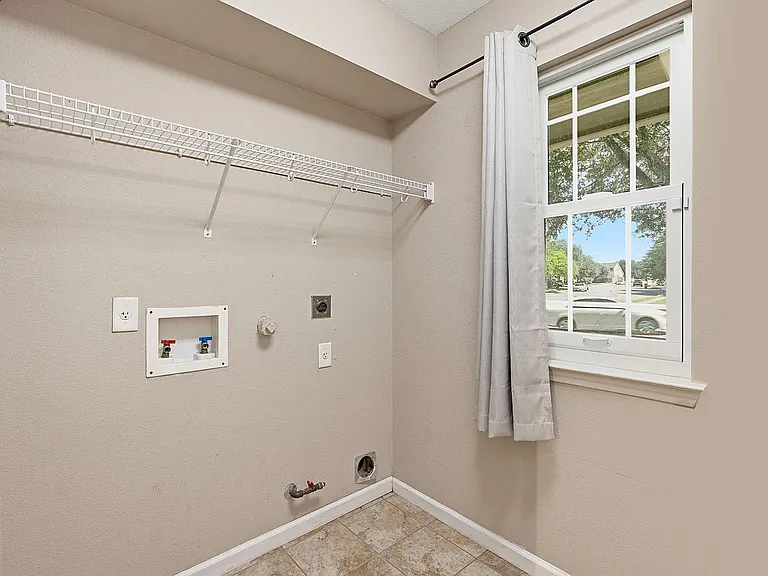 1109 Traci Michelle Dr — Photo 16
