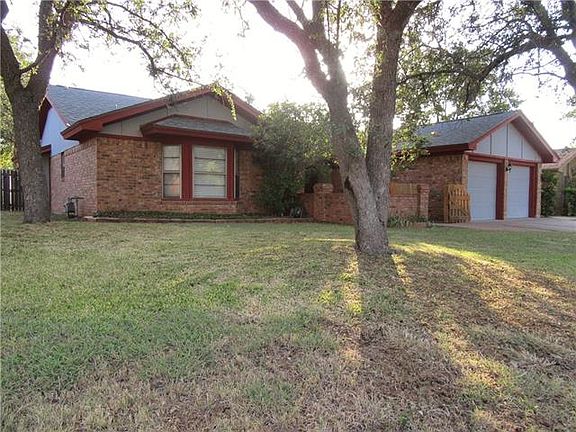 2nd image of 2834 Stonecrest Dr