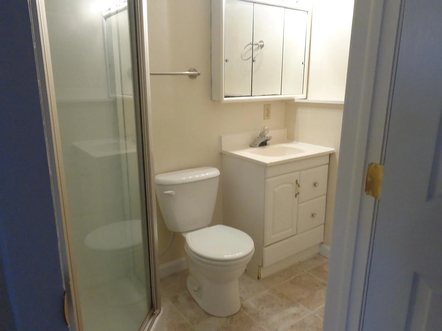 4 bed, 1800 sqft, $2,300 — Photo 2