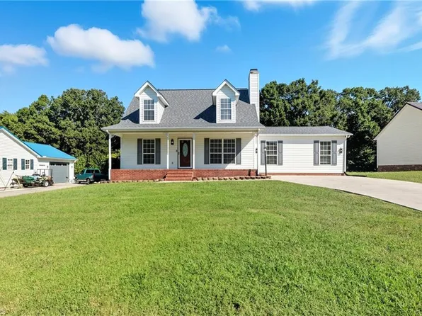 186 Rebecca Dr, Thomasville, NC 27360