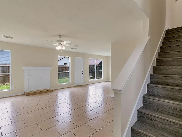 7622 Jonathon Ct — Photo 5