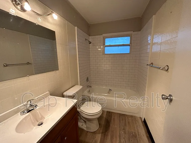 2163 Grasmere Ave — Photo 7