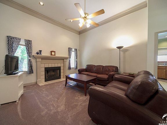 409  Jane Ct. Lawrence, KS listing photo #3