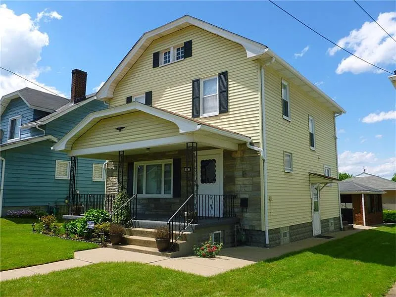 2012 McLean St photo 1