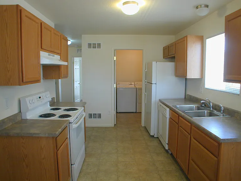 304 Snyder Ave — Photo 3