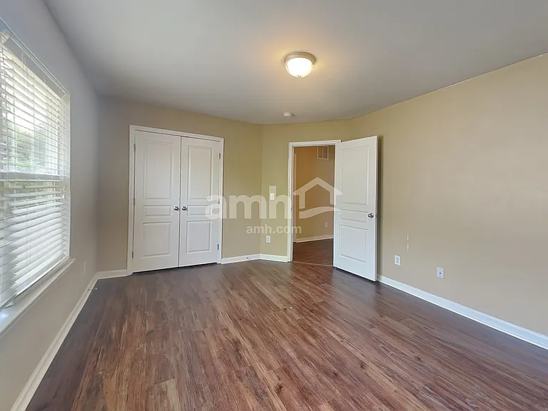 409 Stobhill Ln — Photo 17