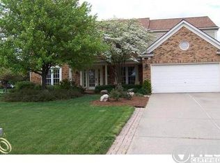 2200 Fairmont Dr, Rochester Hills, MI 48306