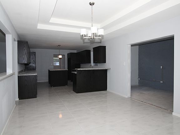 4th image of 1300 Oriole Avenue
