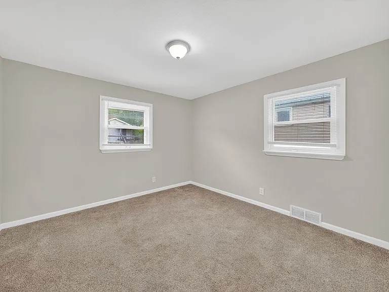 5638 Helen Ave — Photo 12