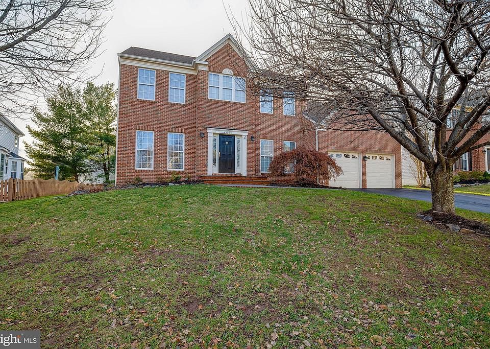 Welcome Home to Alexandra's Grove!