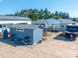 2 Pine Ln, Lakeside, OR 97449