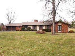 5 Bruce Cir N, Hawthorn Woods, IL
