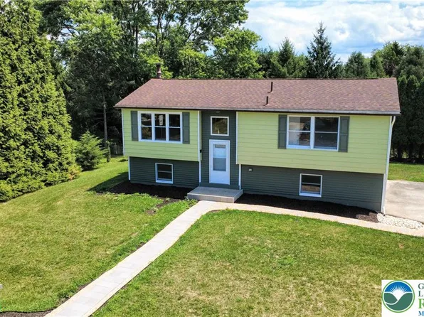 8612 Beatrice Ln, Bath, PA 18014