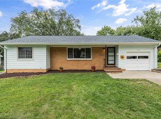 7313 Oliver Smith Dr, Urbandale, IA 50322