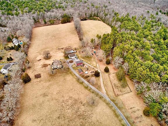 2nd image of 58 Dye Hill Rd