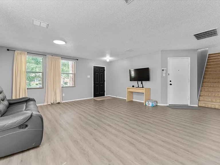 5401 Pandale Valley Dr — Photo 5