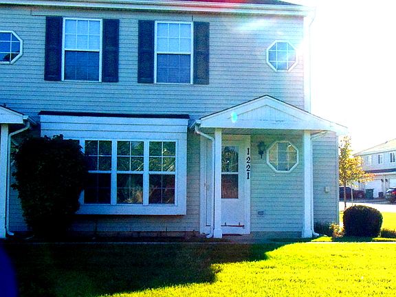 2nd image of 1221 Bayberry Dr