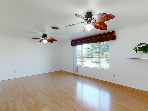 4th image of 1752 Maywood Dr
