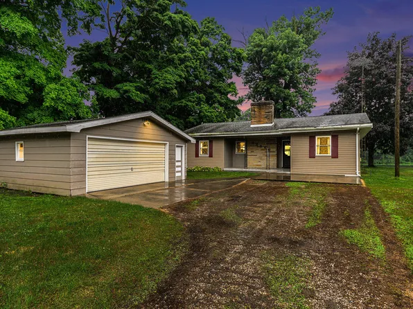 66545 Winding River Rd, Constantine, MI 49042