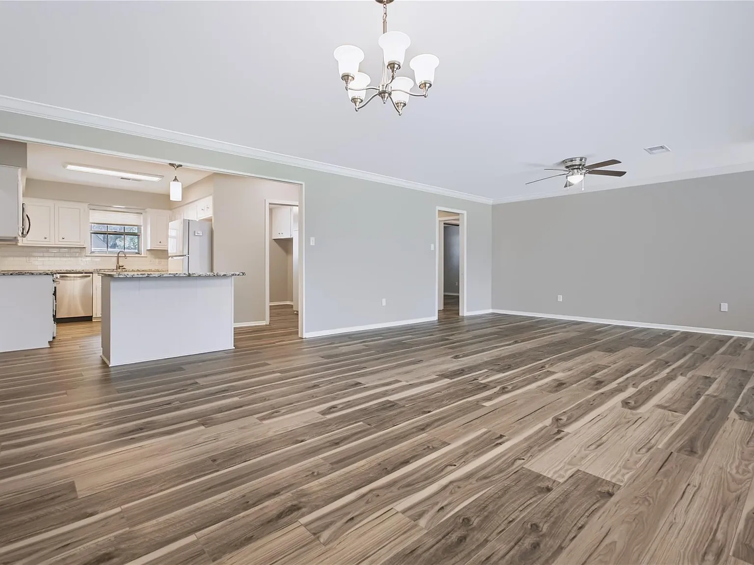 3 bed, 2.0 bath, 1714 sqft, $2,000 — Photo 4