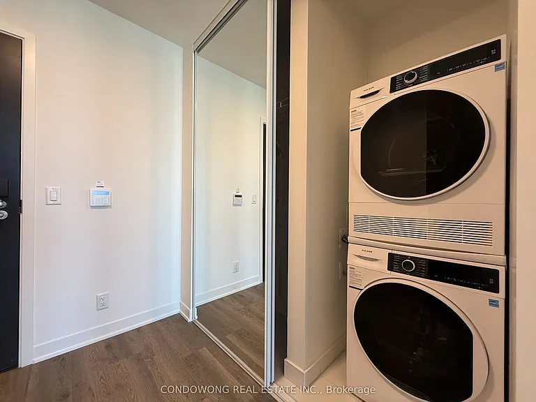 180 Front St E #2315 — Photo 7