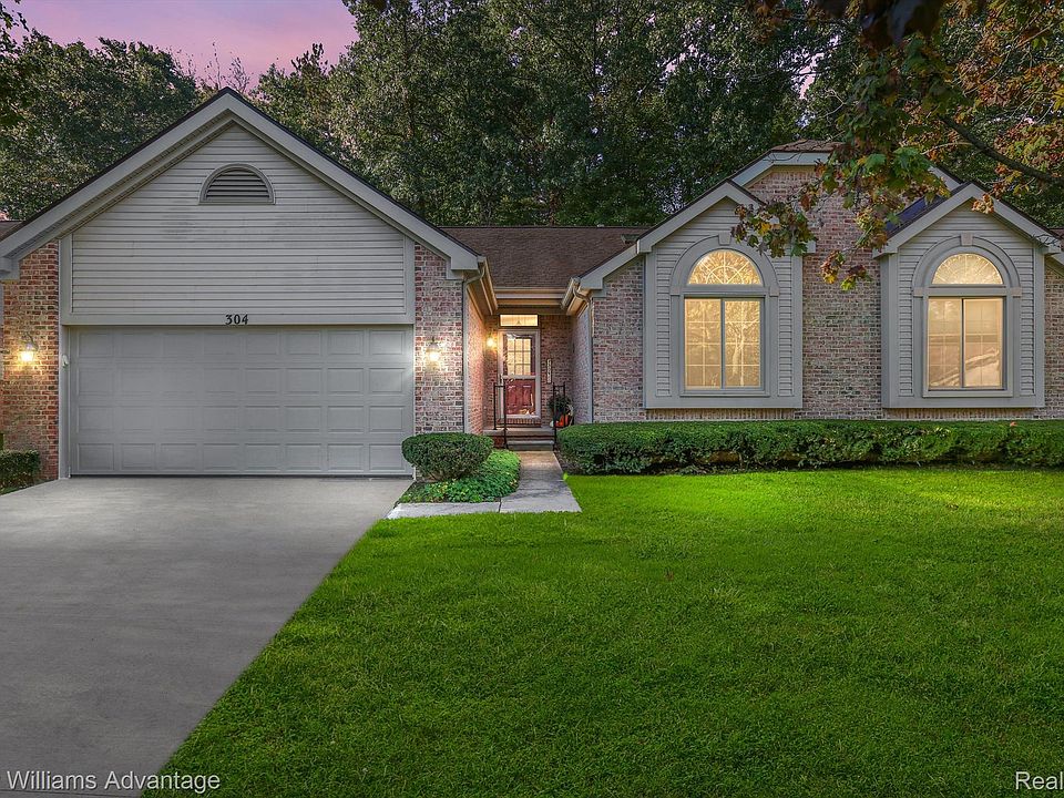 1st image of 304 Texknoll Dr