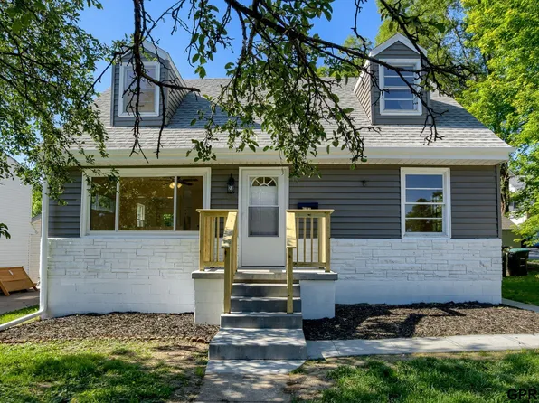 6145 Pratt St, Omaha, NE 68104