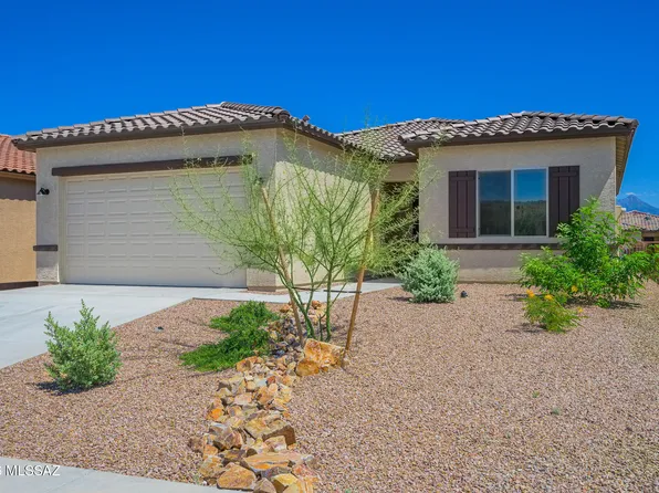 878 N Astronomer Ln, Green Valley, AZ 85614